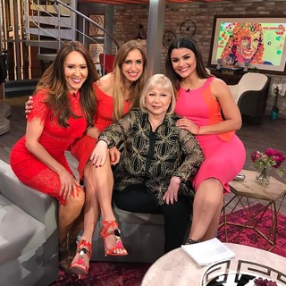 Lili Estefan feet photo thumbnail
