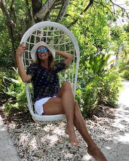Lili Estefan feet photo thumbnail