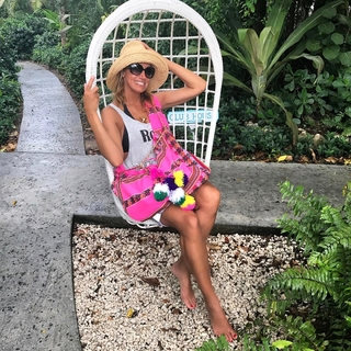 Lili Estefan feet photo thumbnail