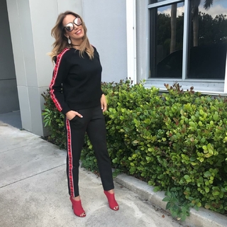 Lili Estefan feet photo thumbnail