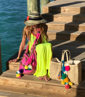 Lili Estefan feet photo thumbnail