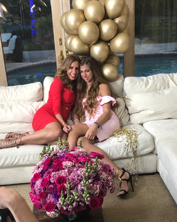Lili Estefan feet photo thumbnail