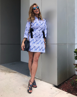 Lili Estefan feet photo thumbnail