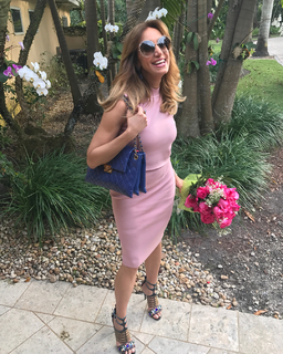 Lili Estefan feet photo thumbnail