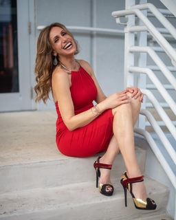 Lili Estefan feet photo thumbnail