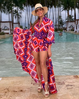 Lili Estefan feet photo thumbnail