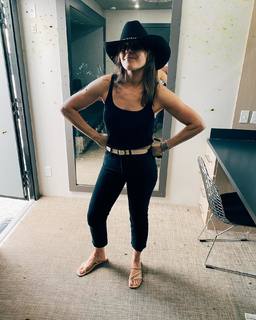 Lili Mirojnick feet photo 1