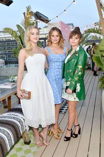 Lili Reinhart feet photo thumbnail