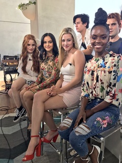 Lili Reinhart feet photo thumbnail