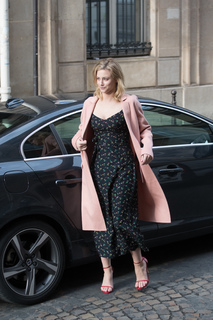 Lili Reinhart feet photo thumbnail