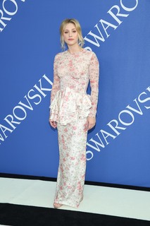 Lili Reinhart feet photo thumbnail