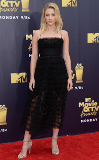 Lili Reinhart feet photo thumbnail