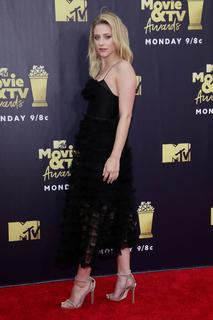 Lili Reinhart feet photo thumbnail
