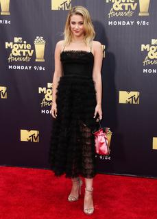 Lili Reinhart feet photo thumbnail