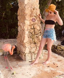Lili Reinhart feet photo thumbnail