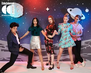 Lili Reinhart feet photo thumbnail