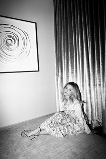 Lili Reinhart feet photo thumbnail