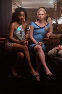 Lili Reinhart feet photo thumbnail