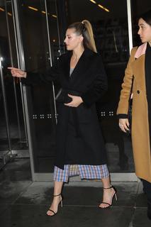 Lili Reinhart feet photo thumbnail