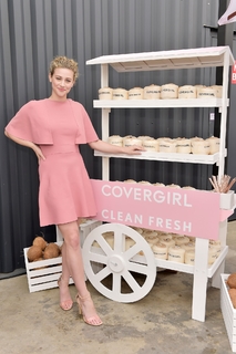 Lili Reinhart feet photo thumbnail