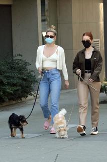Lili Reinhart feet photo thumbnail