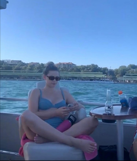 Lili Reinhart feet photo thumbnail