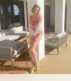 Lili Reinhart feet photo thumbnail