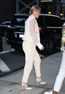 Lili Reinhart feet photo thumbnail