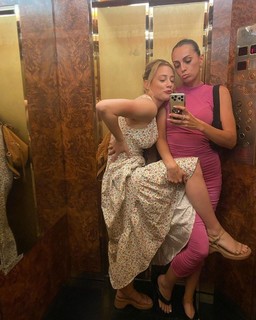 Lili Reinhart feet photo thumbnail