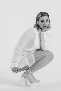 Lili Reinhart feet photo thumbnail