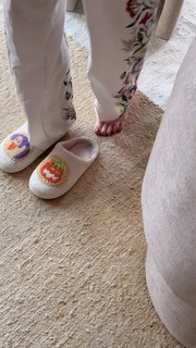 Lili Reinhart feet photo thumbnail