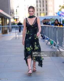 Lili Reinhart feet photo thumbnail