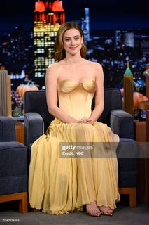 Lili Reinhart feet photo thumbnail