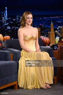 Lili Reinhart feet photo thumbnail