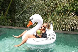 Lili Sepe feet photo 5