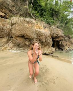 Lili Sepe feet photo 1