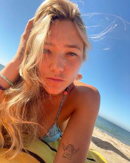 Lili Sepe feet photo 17