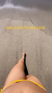 Lili Sepe feet photo 4