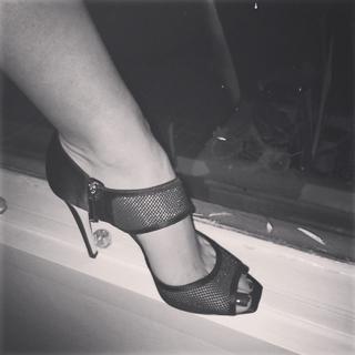 Lili Simmons feet photo thumbnail