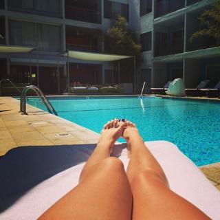 Lili Simmons feet photo thumbnail