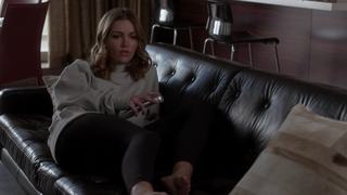 Lili Simmons feet photo thumbnail