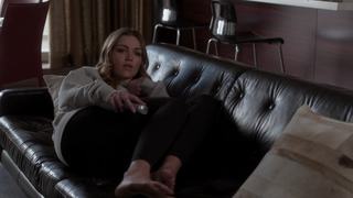 Lili Simmons feet photo thumbnail