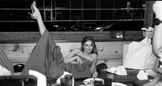 Lili Simmons feet photo thumbnail