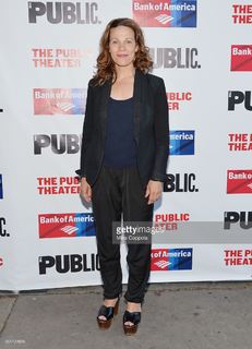 Lili Taylor feet photo 2