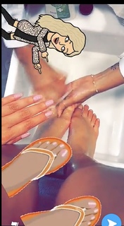 Lilia Al Atrash feet photo thumbnail