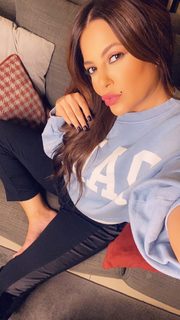 Lilia Al Atrash feet photo thumbnail