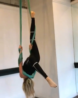 Lilián García feet photo thumbnail