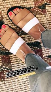 Lilliana Vazquez feet photo 6