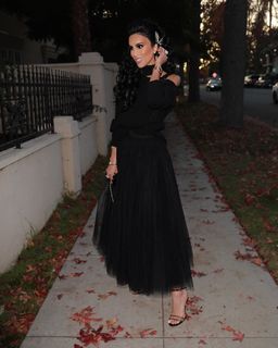 Lilly Ghalichi feet photo 9
