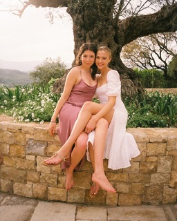 Lilly Krug feet photo thumbnail